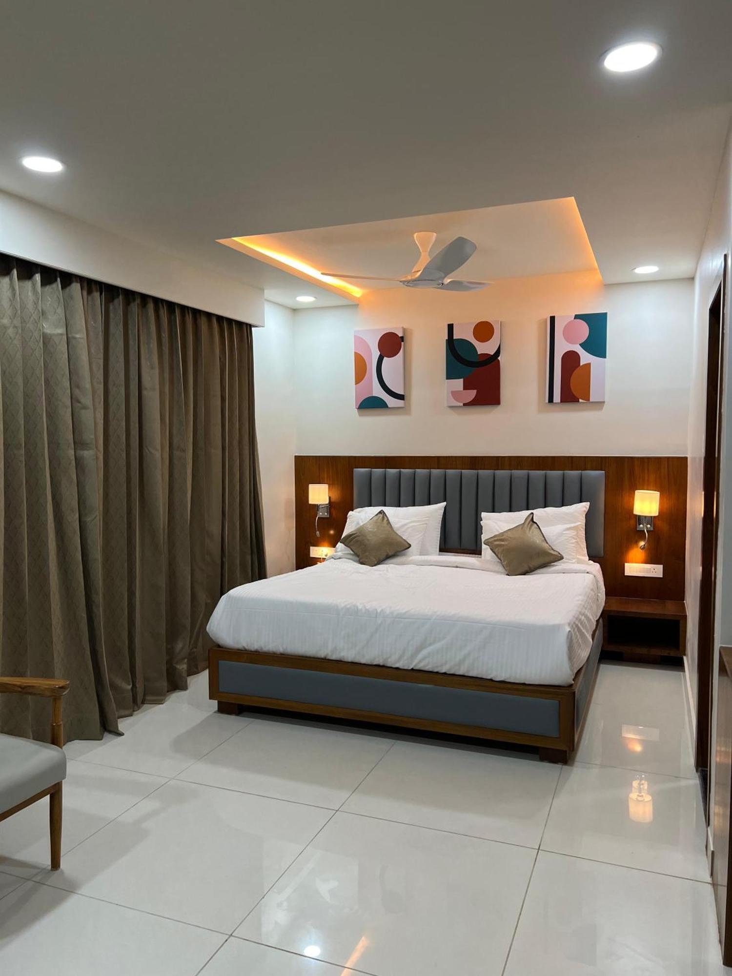 Hotel Pasupala Inn Anantapur Exteriör bild